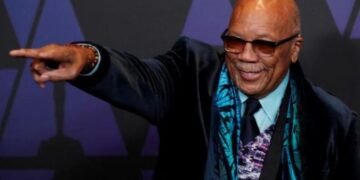 Quincy Jones recibe un Óscar honorífico póstumo durante la gala de los Governors Awards