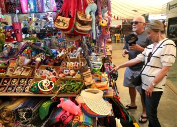 Arriban dos cruceros a Mazatlán con más de 6 mil 800 pasajeros a bordo