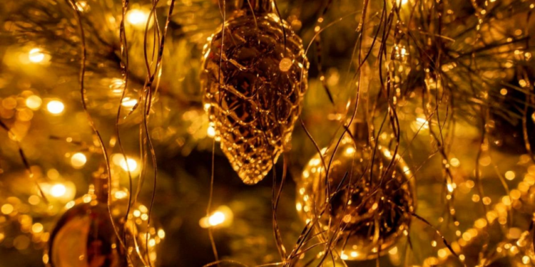 Árbol de Navidad sin riesgo de incendio: Algunas series son un peligro