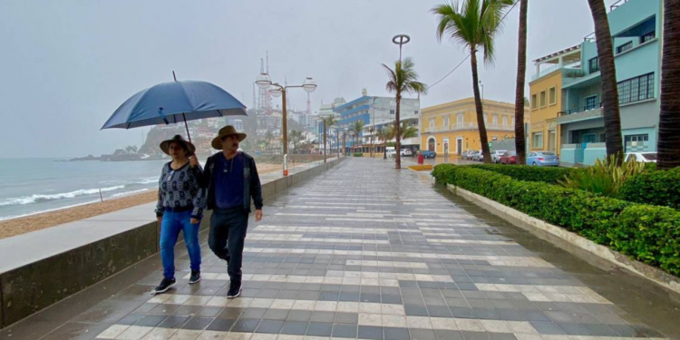 Llegó el frio a Mazatlán; Ligera llovizna y cielo mayormente nublado se pronostica este domingo