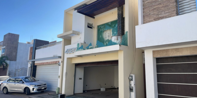 Atacan a balazos residencia en Culiacán