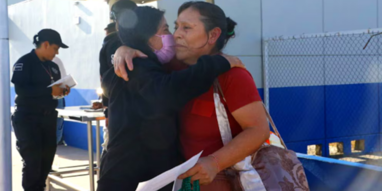 Liberan a Jovita Flores, mujer indígena mixteca; duró presa 10 Años