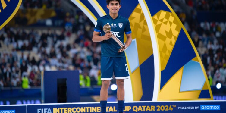 ¿Quién es Elías Montiel, joven del Pachuca nominado al balón de bronce en la Copa Internacional?