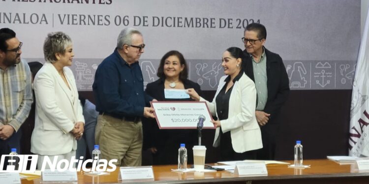 Gobernador entrega apoyos por 62 millones de pesos a comercios, restauranteros y pequeños negocios de Culiacán