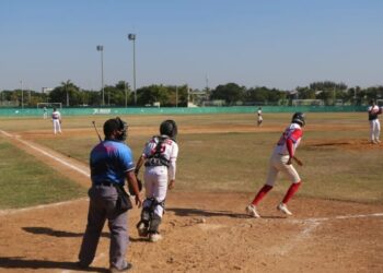 Estrella Palacios “apuesta” al deporte, promete irá por más y mejores espacios deportivos