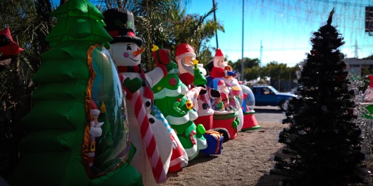 Comercios navideños arrancan con ventas en Mazatlán