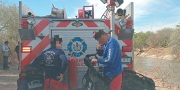 Localizan auto al interior del canal San Lorenzo al sur de Culiacán