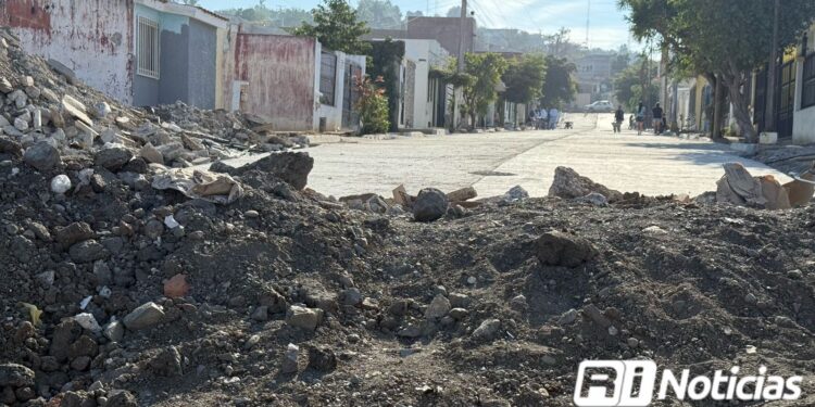 Calle Ciudad Valles en Lomas de Mazatlán muestra avance luego de estar olvidada por más de 1 año y medio