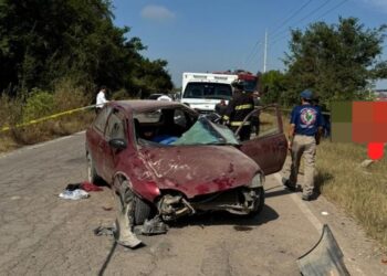 Fallece automovilista tras volcar en carretera Walamo-Los Pozos en Mazatlán