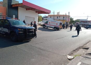 Atacan a balazos a joven motociclista en la colonia Salvador Alvarado en Culiacán