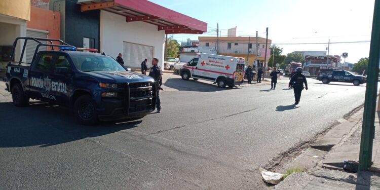Atacan a balazos a joven motociclista en la colonia Salvador Alvarado en Culiacán