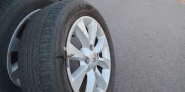 Sujetos arrojan ponchallantas en el bulevar Lola Beltrán en Culiacán