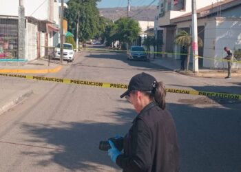 Encuentran vehículo baleado y trasciende que se llevaron al conductor en Culiacán