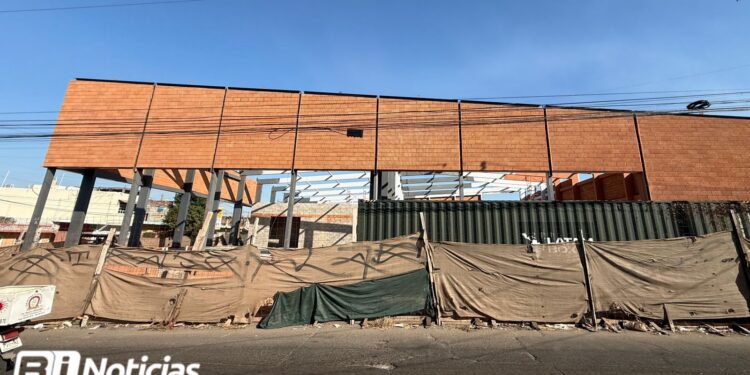 ¿Paran labores en obra del PMU de la Juárez?; el proyecto arrancó en marzo del 2023 y no concluye