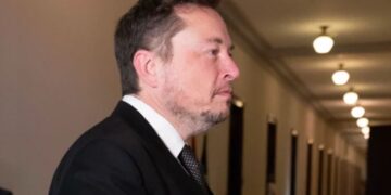 Musk apuesta por bajar precio de medicamentos adelgazantes para mejorar la salud en EU