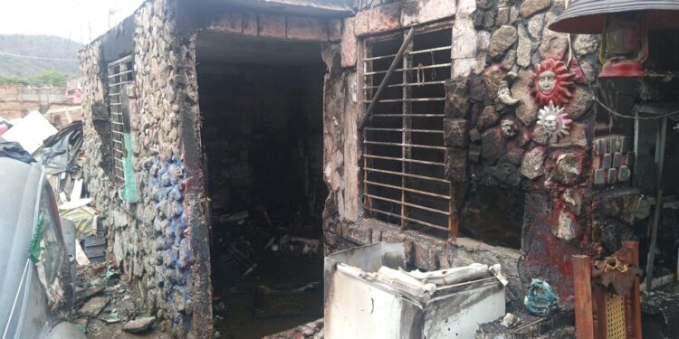 Incendio de taller en Hacienda de Urías es sofocado por Bomberos