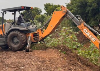 Estrella Palacios presume que en menos de 70 días llevan 14 de 15 kilómetros de desazolve y limpieza en canales