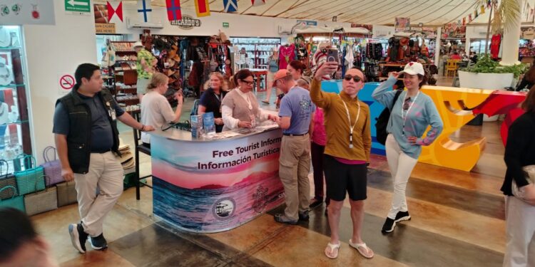 El crucero Carnival Panorama arriba a Mazatlán este miércoles