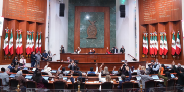 Congreso da lectura a dos iniciativas; una propone sanción penal al abuso de autoridad en la Administración Pública