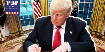 Trump firma sus primeros decretos presidenciales: ¿Cuáles fueron?