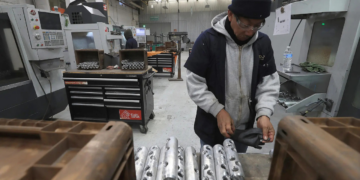 México eleva su déficit comercial en 50% hasta los 8 mil 212 millones de dólares