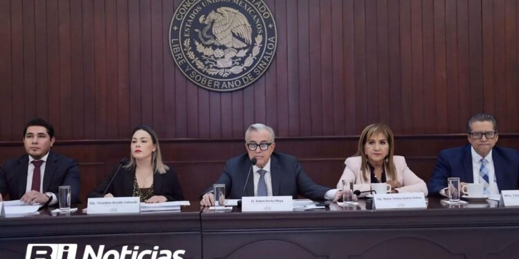 Rubén Rocha presenta programas para reactivar la economía de Sinaloa
