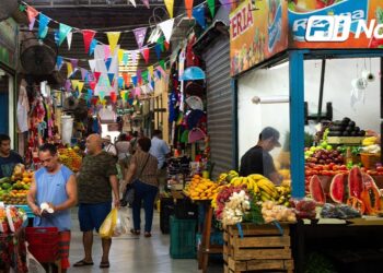 Sin especificar fecha ni recurso, Gobierno de Mazatlán buscará dar “manita de gato” a mercados municipales