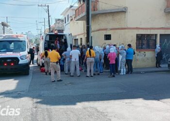 Evacuan a trabajadores de pastelería por fuga de amoniaco en congeladora
