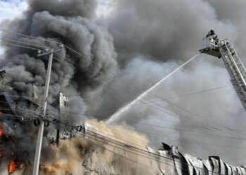 Se incendia parque de trampolines y casino del bulevar Pedro Infante en Culiacán