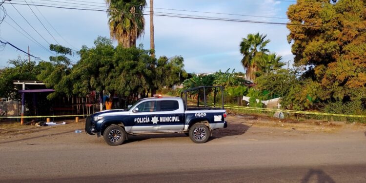 Encuentran a hombre ejecutado en la carretera La 20 en Culiacán