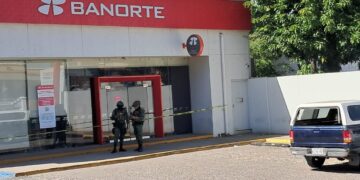 Sujetos asaltan banco en la colonia Guadalupe cerca de la Lomita en Culiacán