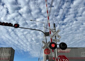 Ya hay pluma ferroviaria en la Av. Santa Rosa, pero sigue sin funcionar