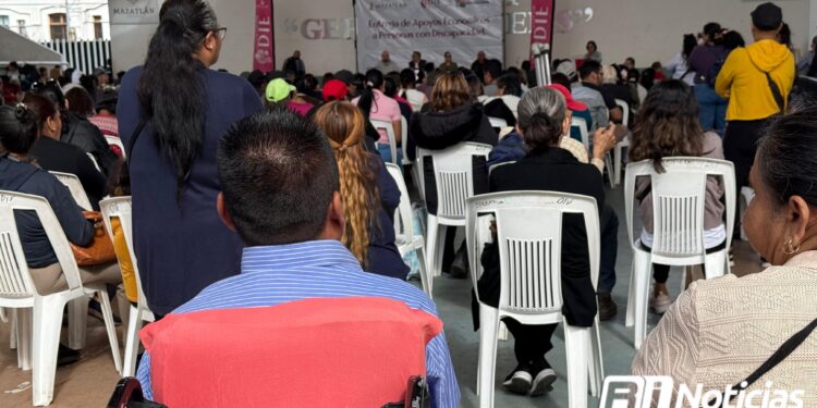Gobierno de Mazatlán beneficia a 500 personas con discapacidad con $500 mensuales