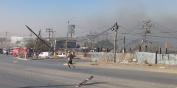 Vientos de Santa Ana provocan fuertes incendios en Tecate y Tijuana