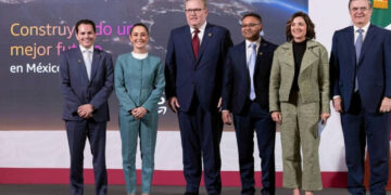 Claudia Sheinbaum anuncia inversión de 5 mil mdd de Amazon para México