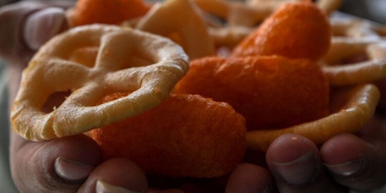 Emiten urgente ALERTA por FRITURAS DE QUESO que no deben comerse, podrían causar la muerte