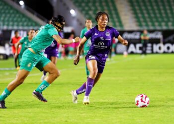León Femenil vence al Mazatlán con doblete de Ruth Bravo