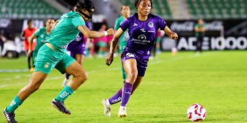 León Femenil vence al Mazatlán con doblete de Ruth Bravo