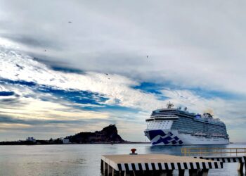 Mazatlán recibe al crucero Navigator of the Seas este lunes 17 de febrero