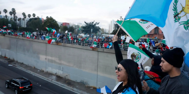 Decenas de negocios en EE.UU. cerraron como protesta por las medidas migratorias de Trump