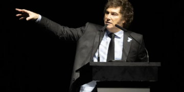 Gobierno de Milei aprueba llamar oficialmente “idiotas” e “imbéciles” a personas con discapacidad