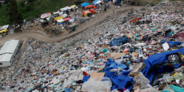 Encuentran cuerpo de bebé recién nacida en basurero de Tijuana