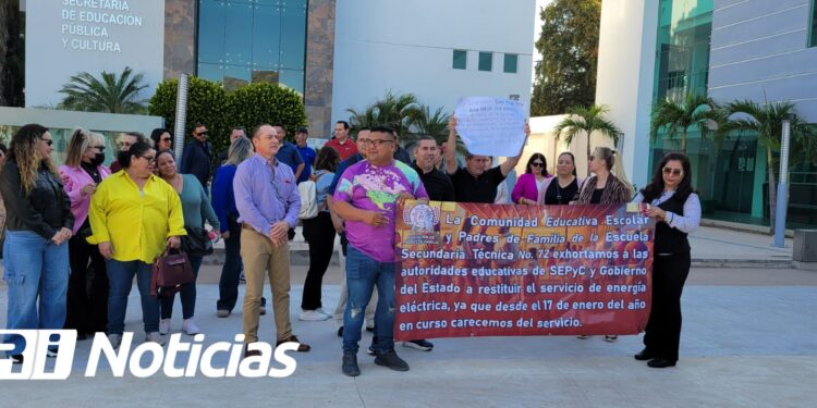 Padres de familia y maestros de las ETIS 72, 50 y 85 piden reinstalen el servicio de luz en los planteles