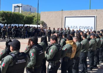 Despiden con homenaje a agente Juan Manuel, agente caído en ataque a balazos en Culiacán