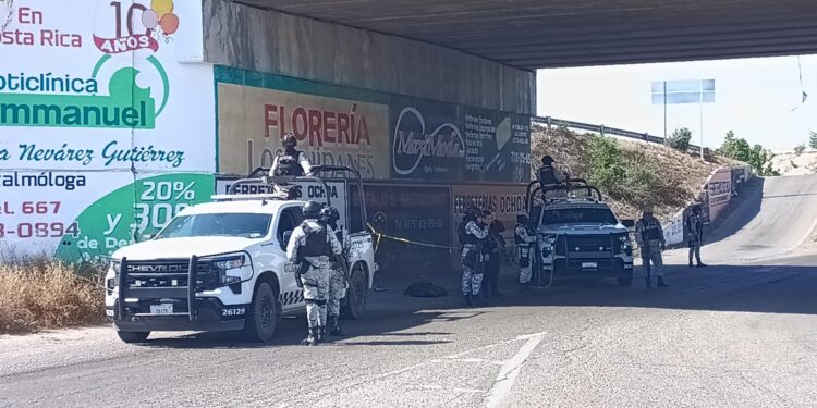 Embolsado y con mensaje en cartulina localizan un cadáver en Costa Rica, Culiacán