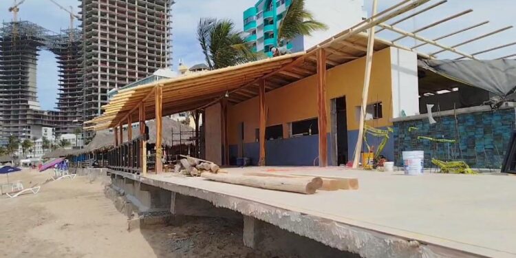 “Ya hay permisos federales”, dice Estrella Palacios por construcción de nueva palapa en el malecón