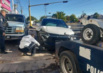 Localizan camioneta robada en el sector Tres Ríos, Culiacán