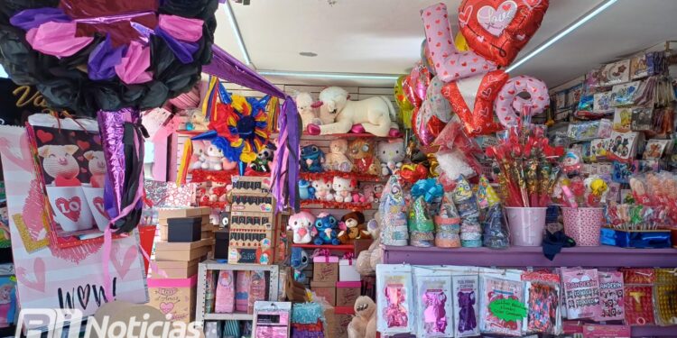 Inician ventas de artículos para el 14 de febrero