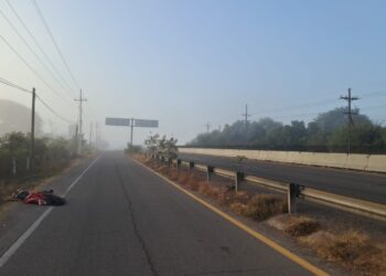 Encuentran a dos hombres amarrados y ejecutados en la carretera Culiacán-Eldorado