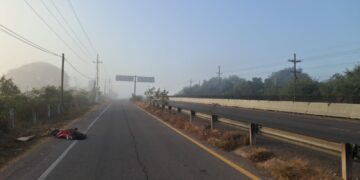 Encuentran a dos hombres amarrados y ejecutados en la carretera Culiacán-Eldorado